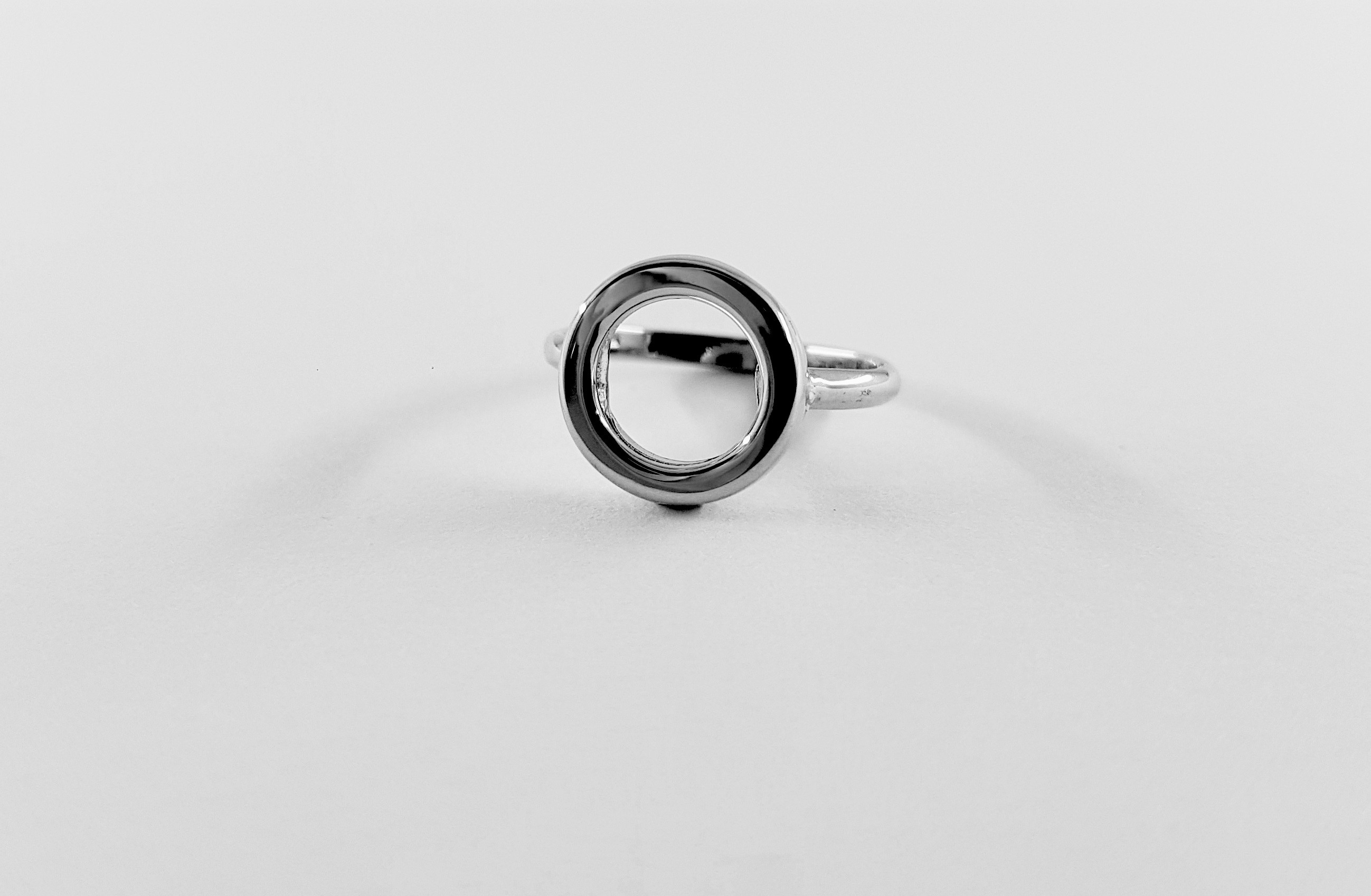 Anello in Argento 925 con Cerchio